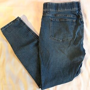 Lee Pull On Jeans with Wide Waist Band Size Large